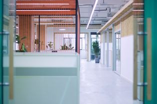 數(shù)字浪潮中的領(lǐng)航者——重慶IDC立洋孵化器市場(chǎng)營銷策略的升級(jí)與創(chuàng)新